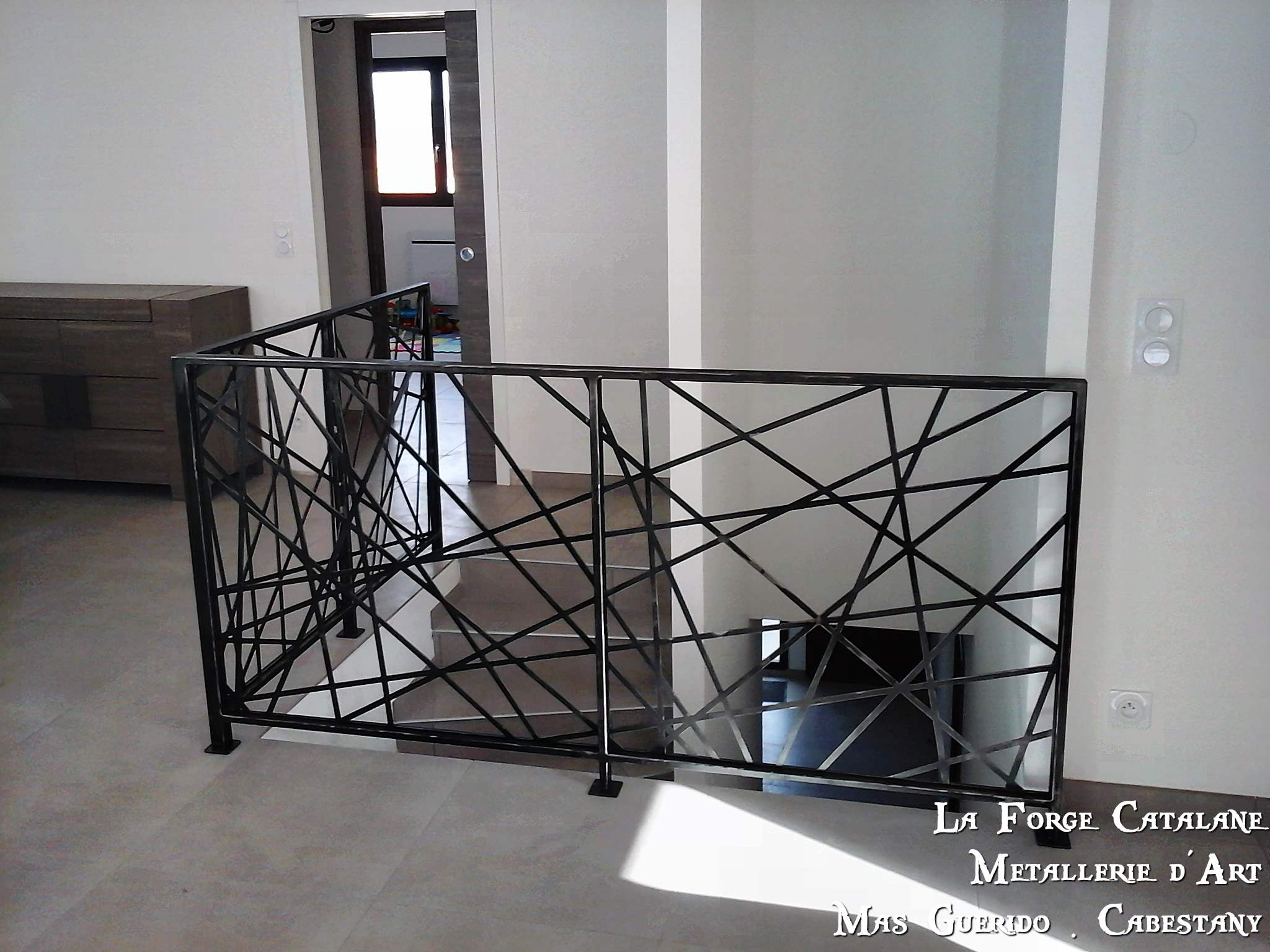 garde corps decoupe laser moderne fer forge catalane cabestany.jpg